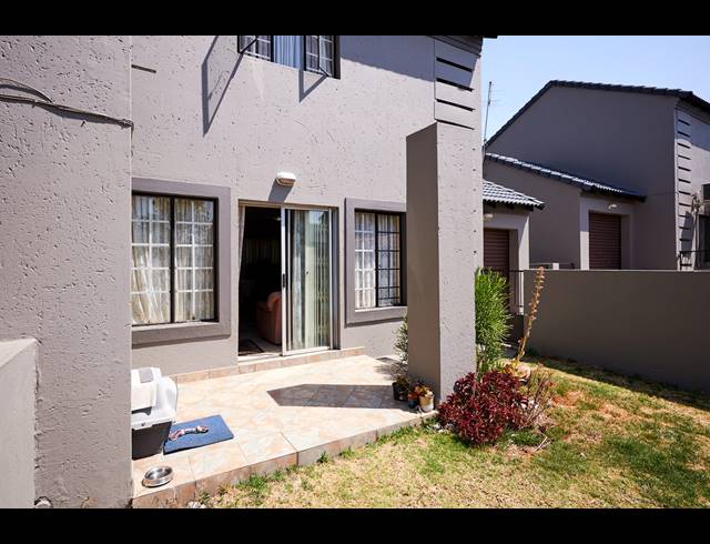 2 BEDROOM TOWNHOUSE FOR SALE IN NOORDWYK